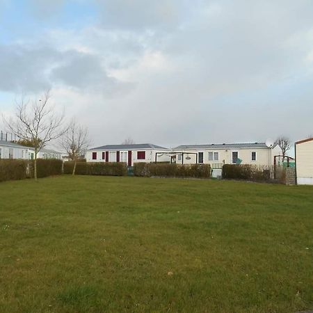 Luxe Vakantiechalet Met Omheinde Tuin Bredene 6Pers Esterno foto